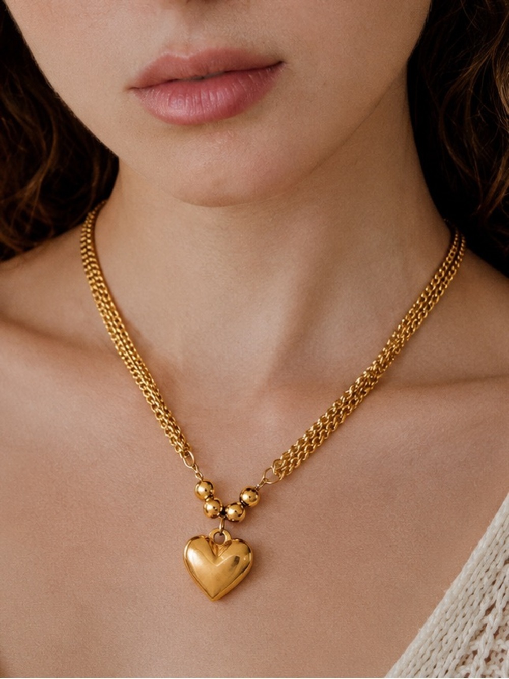 Elegant Gold Heart Pendant Necklace